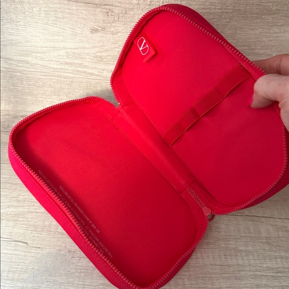 Valentino Cosmetic or Makeup Brush Bag; NWOT - Picture 6 of 6